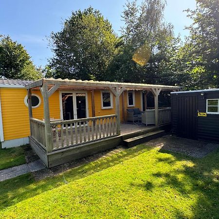 Ruime 5-Persoons Chalet Aan Het Bergumermeer Suameer Екстер'єр фото