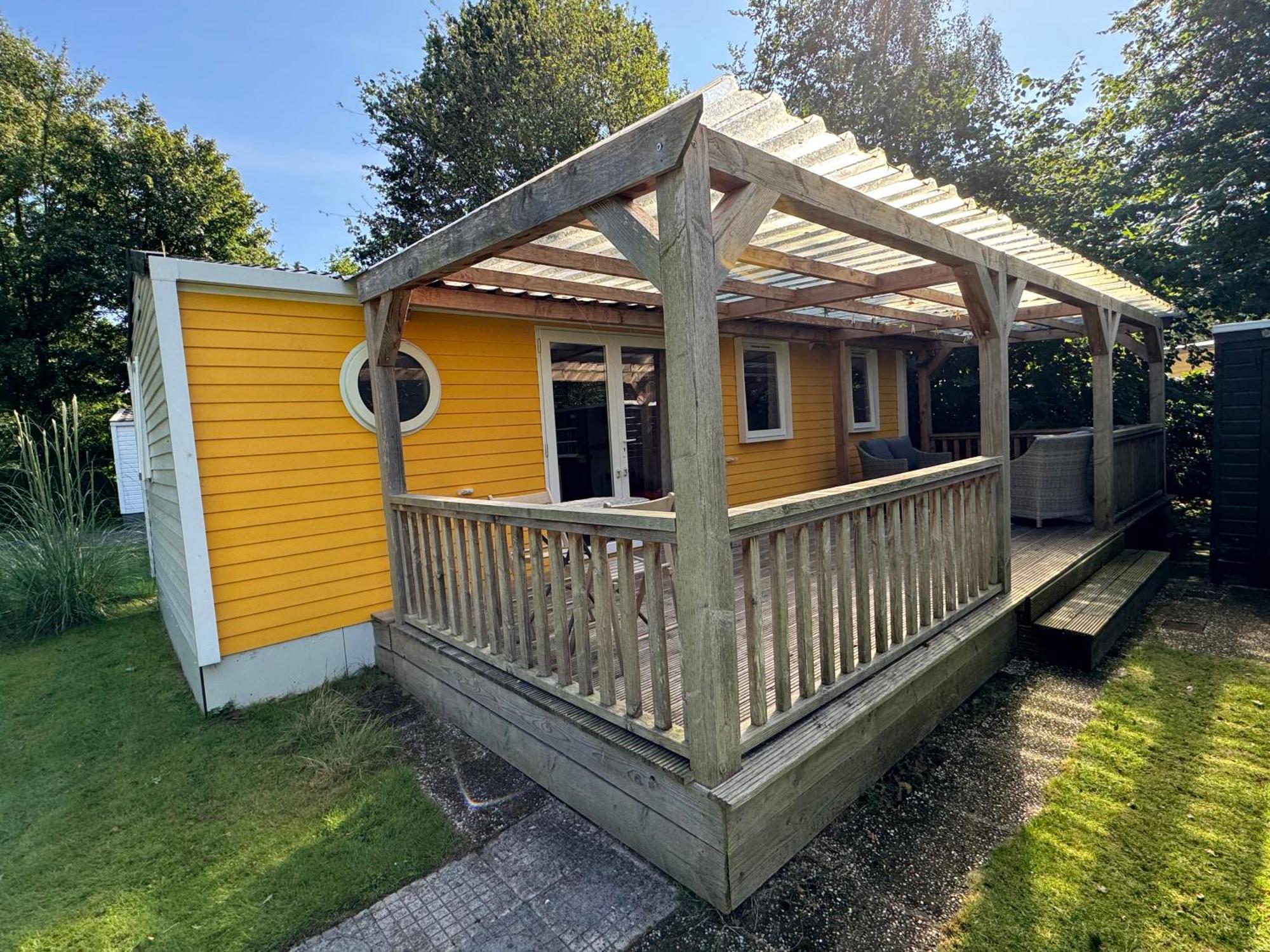 Ruime 5-Persoons Chalet Aan Het Bergumermeer Suameer Екстер'єр фото