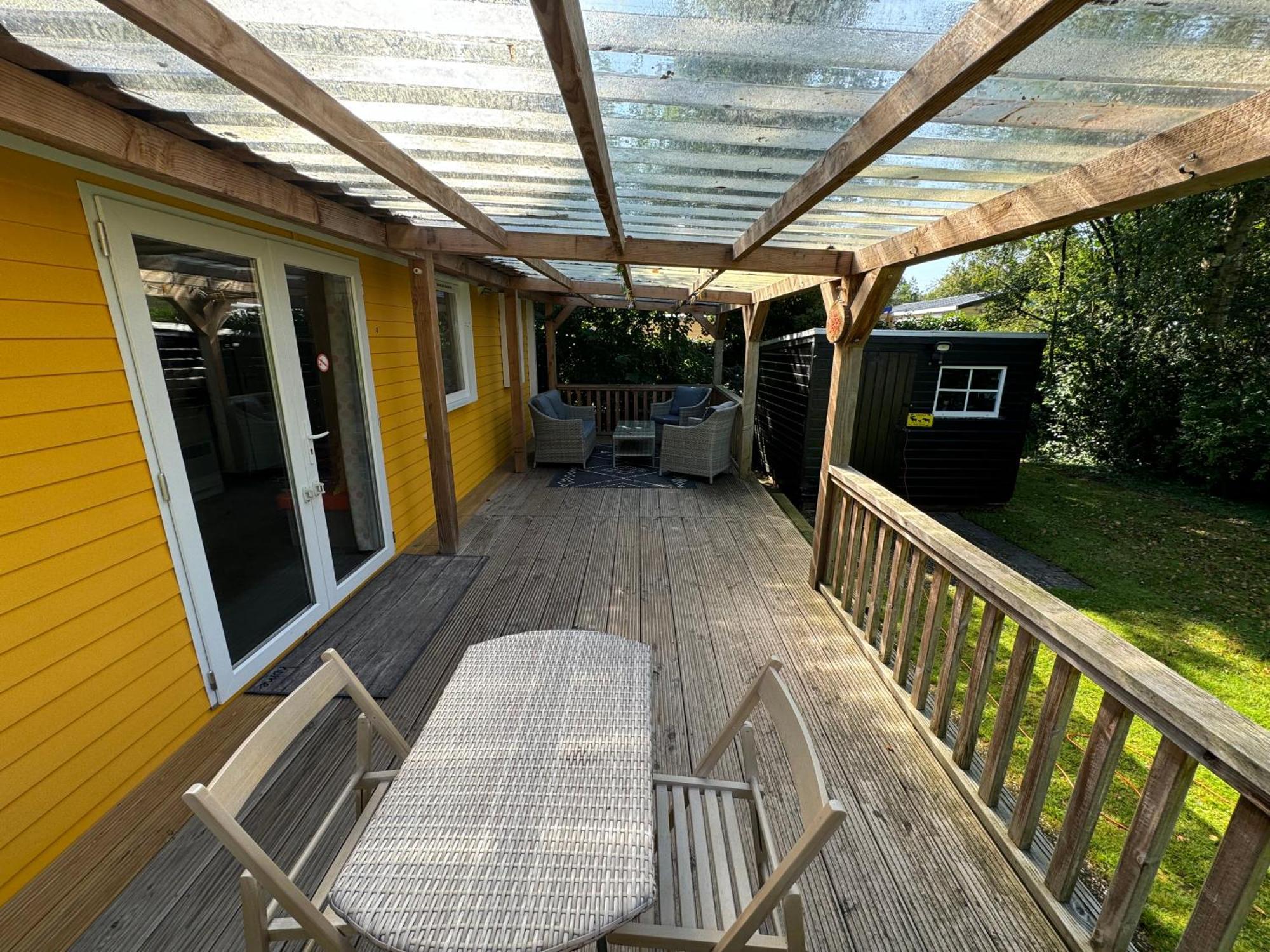 Ruime 5-Persoons Chalet Aan Het Bergumermeer Suameer Екстер'єр фото